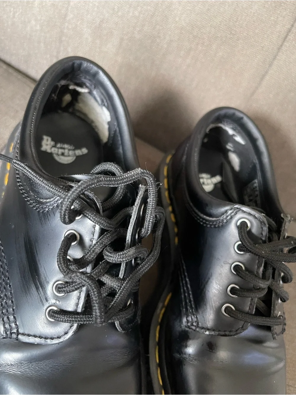 Dr. Martens UnisexBlack Leather Platform Casual Shoes Black/Polish Smooth 7W, 6M